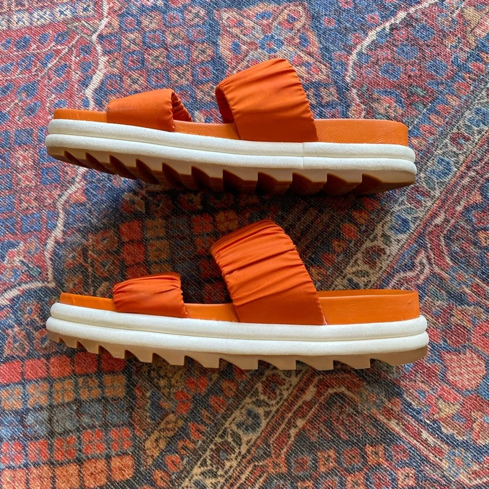 Sorel Roaming Double-Strap Ruched Slide Sandals-orange/scuff on toes see pic-GUC - Picture 3 of 7